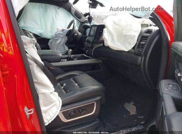 1C6SRFJT0NN135510 2022 RAM 1500 Красный Вид салона спереди