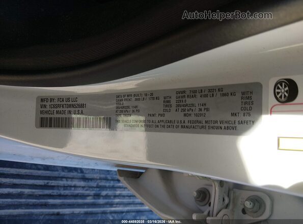 1C6SRFKT0MN526881 2021 RAM 1500 Белый Вид подкапотного пространства