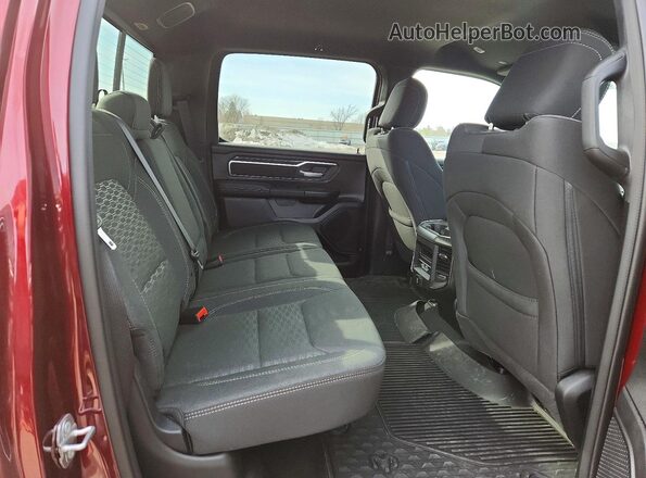 1C6SRFMPXSN518073 2025 RAM 1500 Красный Вид задних сидений
