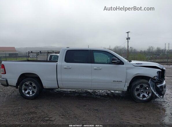 1C6SRFMT5MN643059 2021 RAM 1500 Белый Вид задней части салона