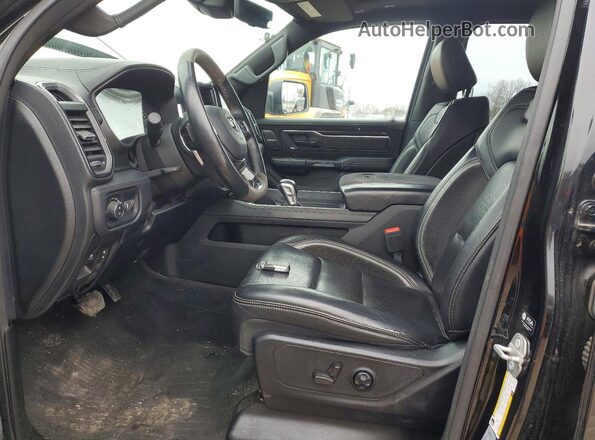 1C6SRFU90MN902898 2021 RAM 1500 Черный Вид салона спереди