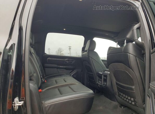 1C6SRFU90MN902898 2021 RAM 1500 Черный Вид задних сидений