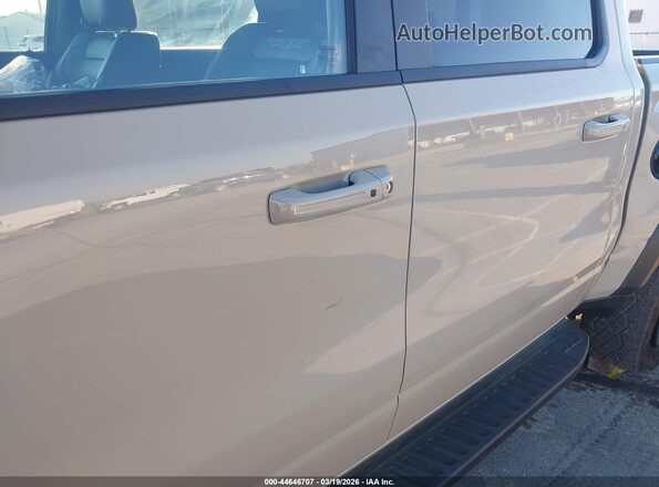 1C6SRFU96NN399749 2022 RAM 1500 Beige Widok z przodu