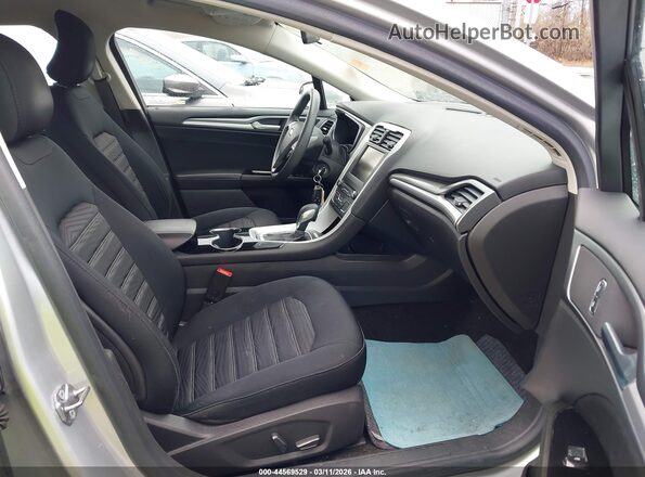 1FA6P0HD2G5122164 2016 FORD FUSION Серебряный Вид салона спереди