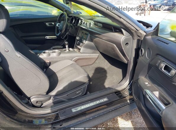 1FA6P8CF2K5182686 2019 FORD MUSTANG Черный Вид салона спереди