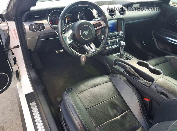 1FA6P8TH2M5102985 2021 FORD MUSTANG White Widok deski rozdzielczej