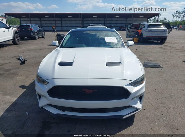 1FA6P8TH6L5114765 2020 FORD MUSTANG White Widok wnętrza z tyłu