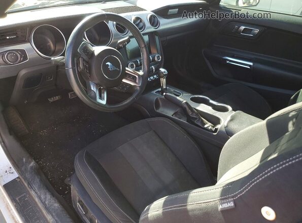 1FA6P8TH7K5175668 2019 FORD MUSTANG Белый Вид панели приборов