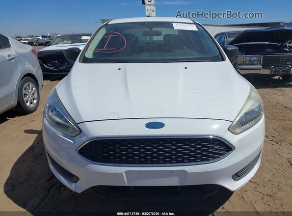 1FADP3E22JL224238 2018 FORD FOCUS Белый Вид спереди