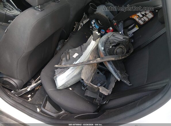 1FADP3E23GL399591 2016 FORD FOCUS White Widok zestawu wskaźników