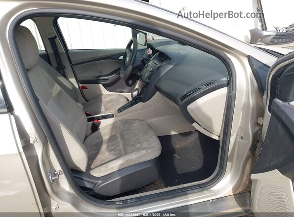 1FADP3F28HL221028 2017 FORD FOCUS Бежевый Вид салона спереди
