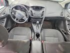 2017 Ford Focus Красный vin: 1FADP3F2XHL231091