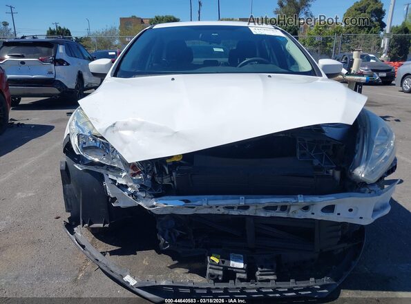 1FADP3F2XJL220663 2018 FORD FOCUS Белый Вид задней части салона