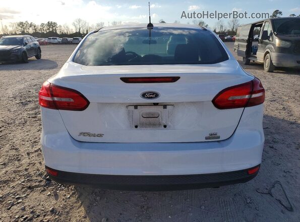 1FADP3FE7HL276502 2017 FORD FOCUS Белый Вид сзади