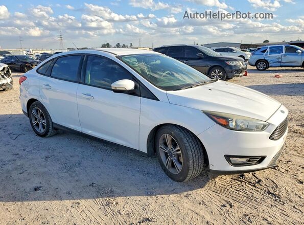 1FADP3FE7HL276502 2017 FORD FOCUS Белый Передняя правая четверть