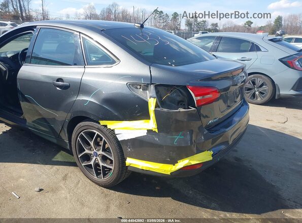 1FADP3FEXHL266207 2017 FORD FOCUS Серый Вид спереди