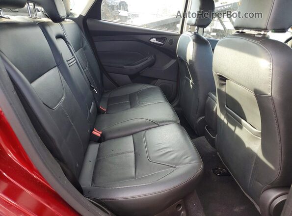 1FADP3J27GL337519 2016 FORD FOCUS Бордовый Вид задних сидений