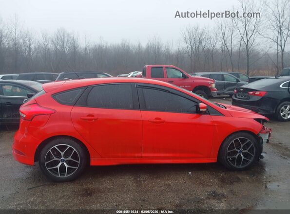 1FADP3K26GL215250 2016 FORD FOCUS Red Widok wnętrza 360 stopni