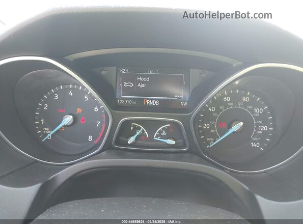 1FADP3K28GL311462 2016 FORD FOCUS White Vista de los asientos traseros