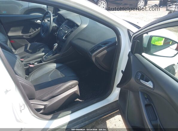 1FADP3K28GL311462 2016 FORD FOCUS White Vista interior delantera