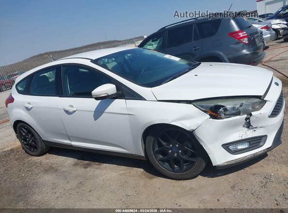 1FADP3K28GL311462 2016 FORD FOCUS White Vista interior trasera