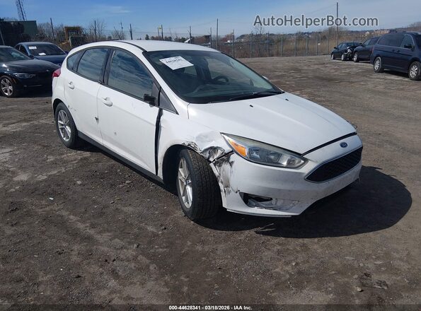 1FADP3K29HL216135 2017 FORD FOCUS Белый Передняя правая четверть