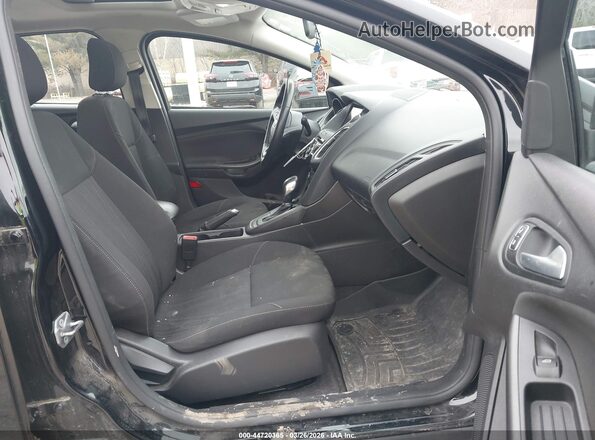 1FADP3M23JL283896 2018 FORD FOCUS Черный Вид салона спереди