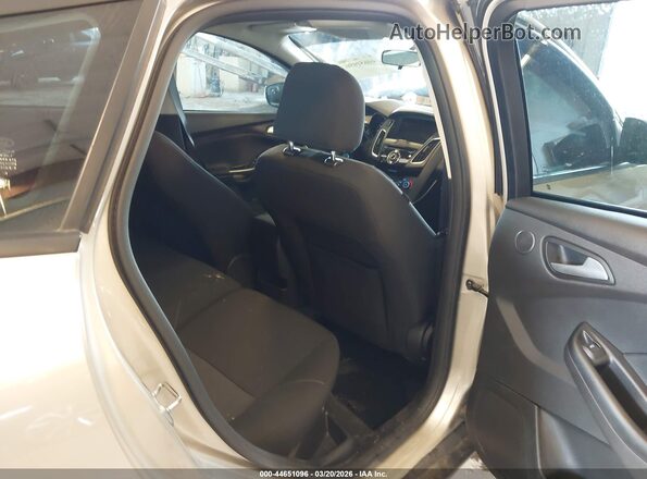 1FADP3M26HL305285 2017 FORD FOCUS Золотой Вид наклейки с VIN-кодом