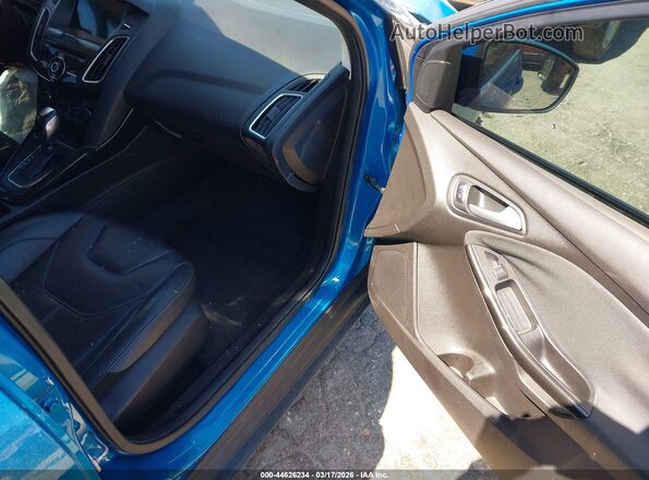 1FADP3N26GL387368 2016 FORD FOCUS Синий Вид салона спереди