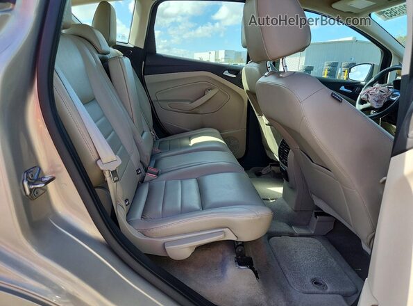 1FADP5CU5GL104491 2016 FORD C-MAX Cream Widok wnętrza z tyłu