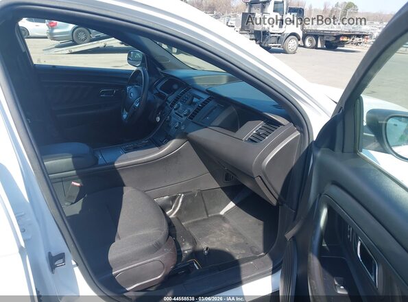 1FAHP2MT7KG103530 2019 FORD POLICE INTERCEPTOR White Front interior view