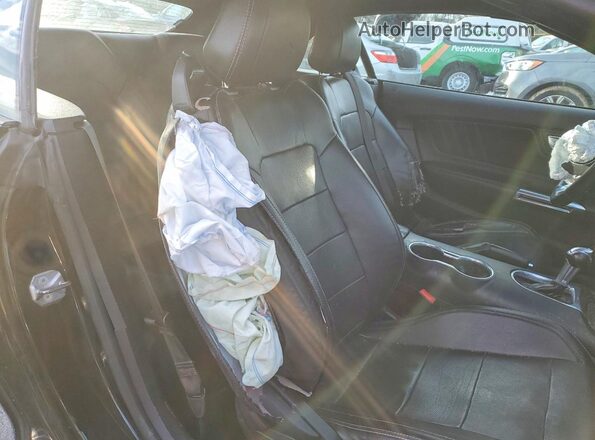 1FATP8FF1K5104706 2019 FORD MUSTANG Black Vista de los asientos traseros