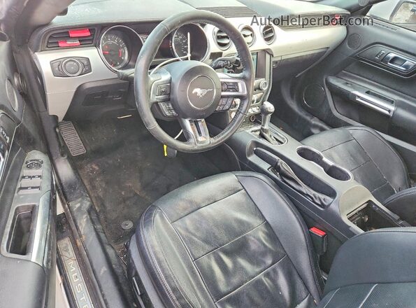 1FATP8UH2H5218081 2017 FORD MUSTANG White Widok deski rozdzielczej