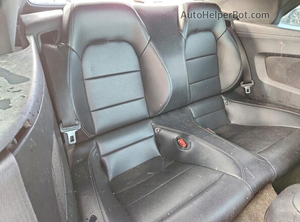 1FATP8UH2H5218081 2017 FORD MUSTANG White Widok tylnych siedzeń