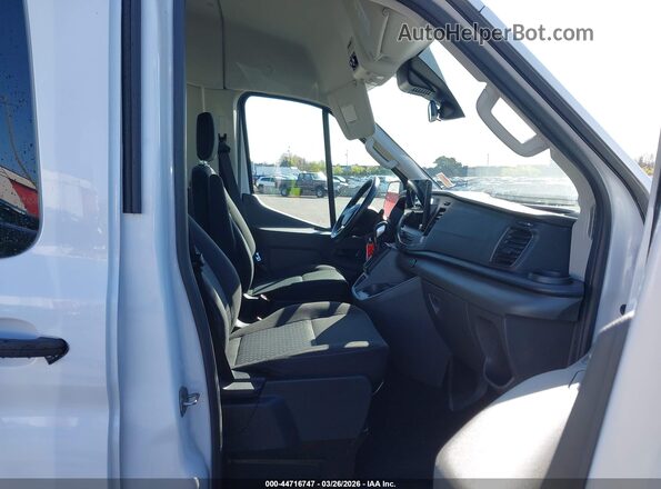 1FBAX2C86NKA67084 2022 FORD PASSENGER White Widok wnętrza z przodu