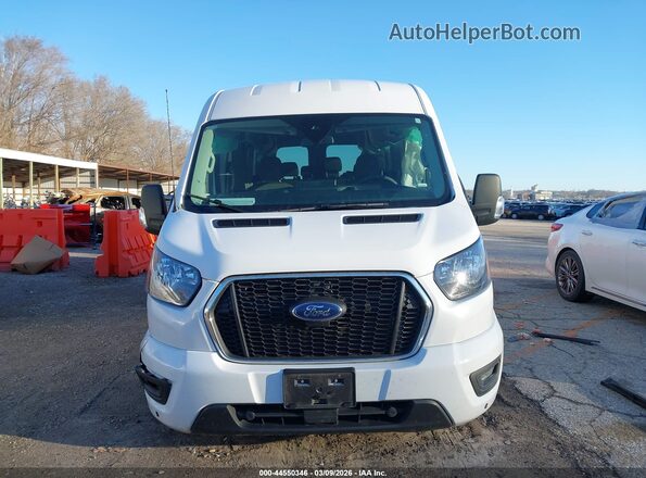 1FBAX2C86RKA81055 2024 FORD PASSENGER White Widok zestawu wskaźników