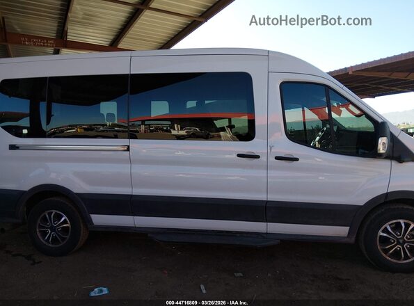 1FBAX2CG5NKA49604 2022 FORD PASSENGER White Vista interior trasera