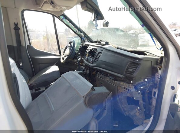1FBAX2CGXLKA75208 2020 FORD PASSENGER White Вид салону спереду