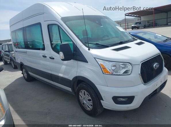 1FBAX2X82NKA79906 2022 FORD PASSENGER Белый Передняя правая четверть