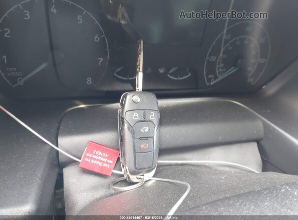 1FBAX2X82NKA79906 2022 FORD PASSENGER Белый Вид панели приборов