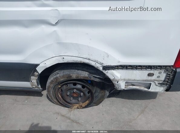 1FBAX2X82NKA79906 2022 FORD PASSENGER Белый Вид спереди