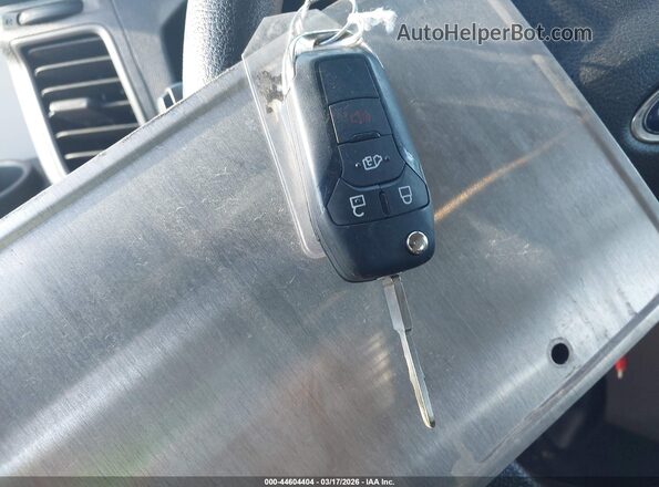 1FBAX2X87RKA15950 2024 FORD PASSENGER Белый Вид панели приборов