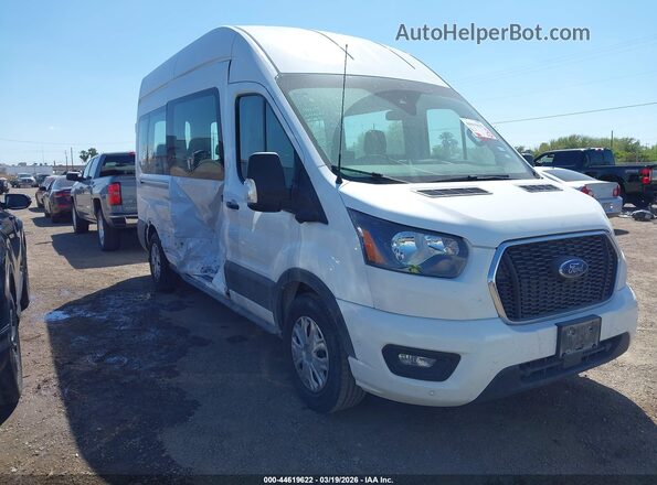 1FBAX2X89PKB08160 2023 FORD PASSENGER White Przód prawy