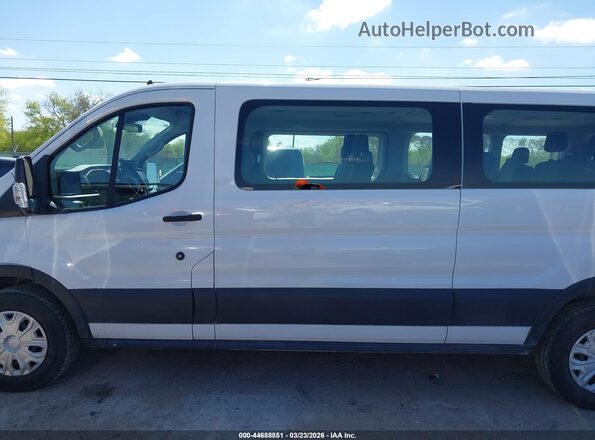 1FBAX2Y85RKA11426 2024 FORD PASSENGER White Панорамний вид салону 360°