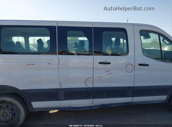 1FBAX2Y88MKA49886 2021 FORD PASSENGER White Вид задньої частини салону