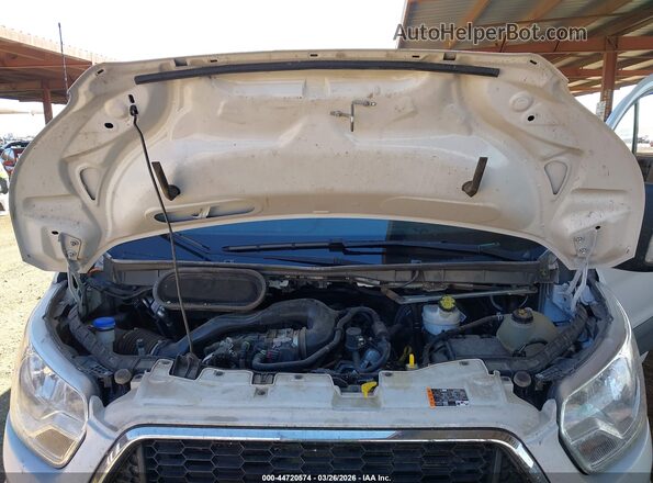 1FBAX2Y89NKA44827 2022 FORD PASSENGER Белый Вид сзади