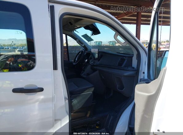 1FBAX2Y89NKA44827 2022 FORD PASSENGER Белый Вид салона спереди