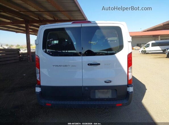 1FBAX2Y89NKA44827 2022 FORD PASSENGER Белый 