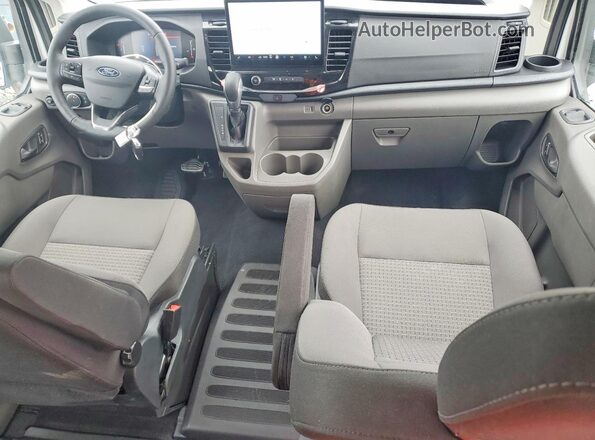 1FBAX2Y89TKA08018 2026 FORD TRANSIT White Vista del salpicadero