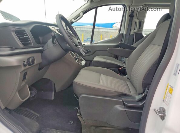 1FBAX2Y89TKA08018 2026 FORD TRANSIT White Vista interior delantera